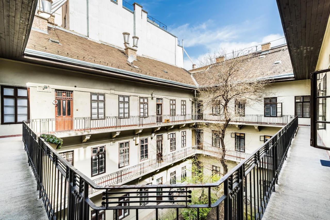 Corbie Downtown Apartment Budapeste Exterior foto